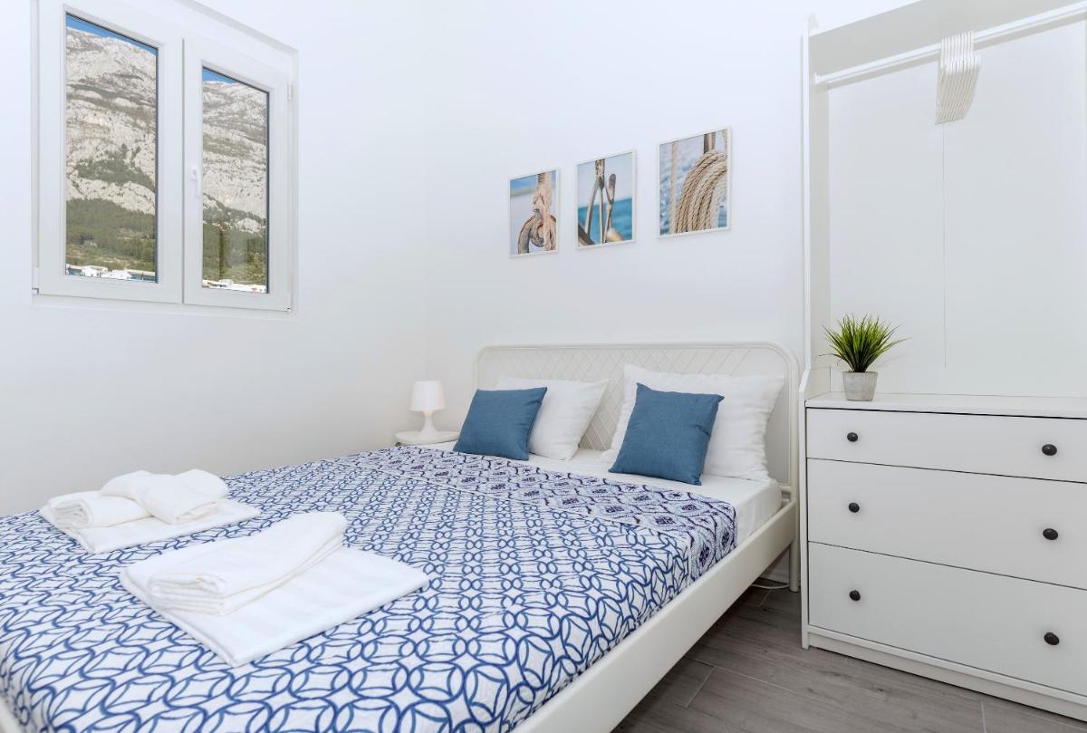 Vista Mare Apartment - 3 Bedroom, Sea View - Housity