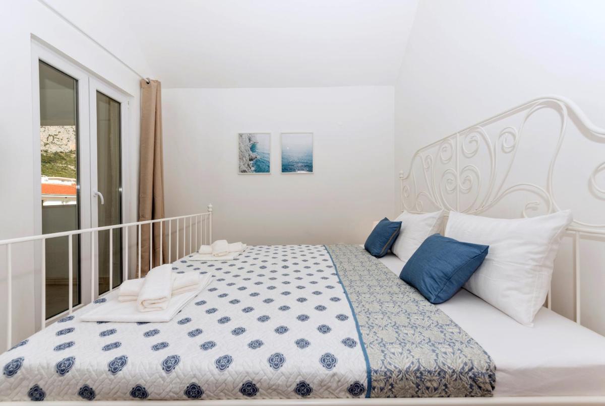 Vista Mare Apartment - 3 Bedroom, Sea View - Housity