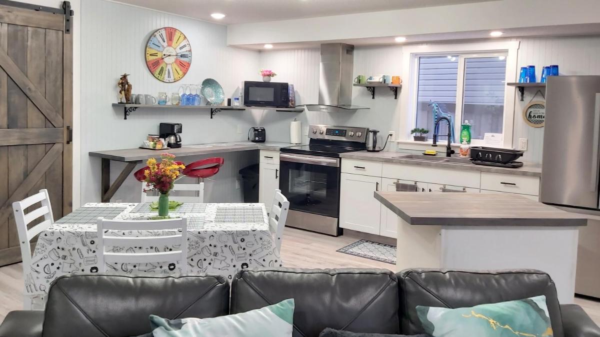 Executive 2 Bed 2 Bath Furnished - All inclusive - Housity
