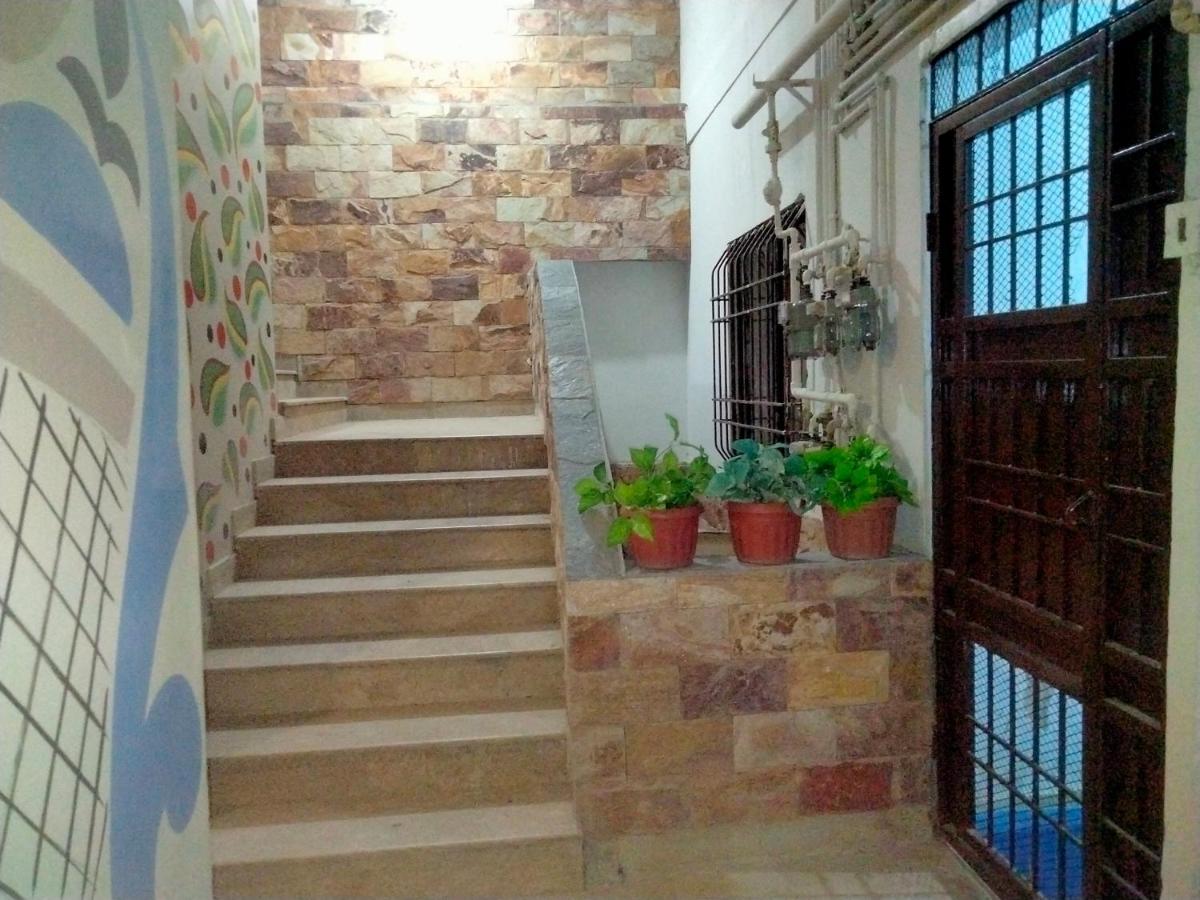 Entire Furnished Two bedrooms Apartment Ground Floor with kitchen - Housity