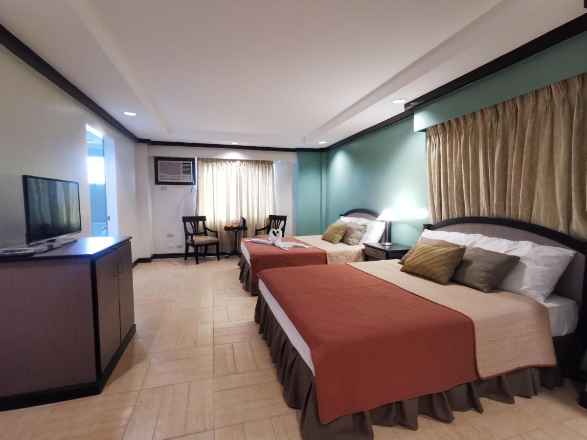 Tagaytay Country Hotel - Housity