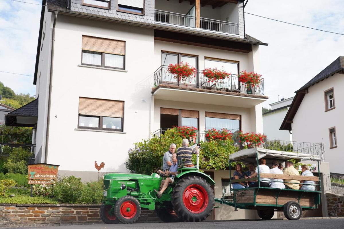 Ferienweingut Hirschen Schulstraße - Housity