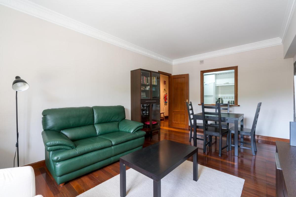 Zubia apartment by People Rentals - Housity