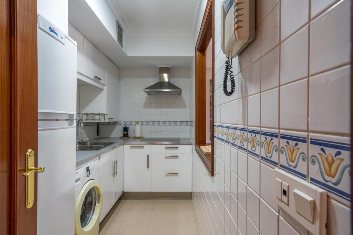 Zubia apartment by People Rentals - Housity