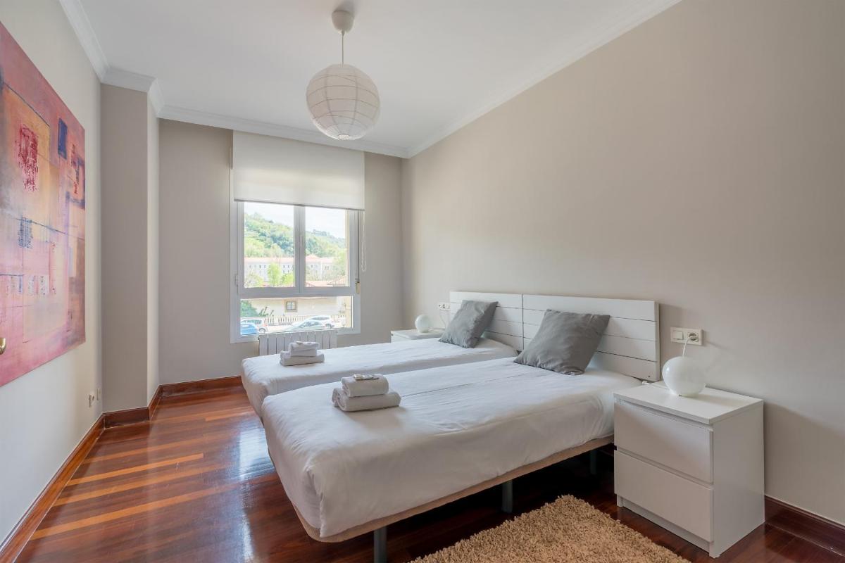 Zubia apartment by People Rentals - Housity