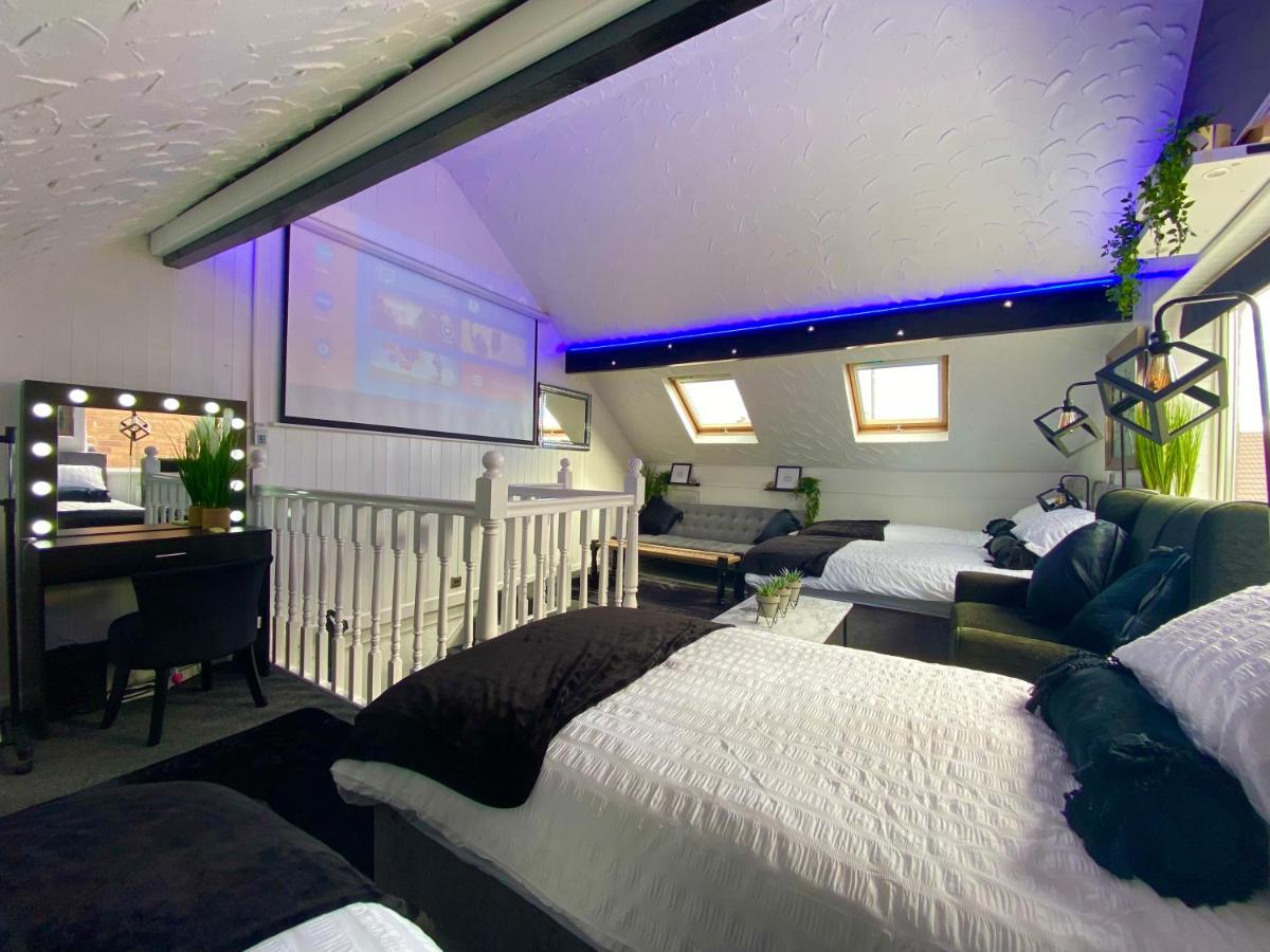 NEW…THE HOTTUB HOUSE BLACKPOOL PLEASURE BEACH - Housity