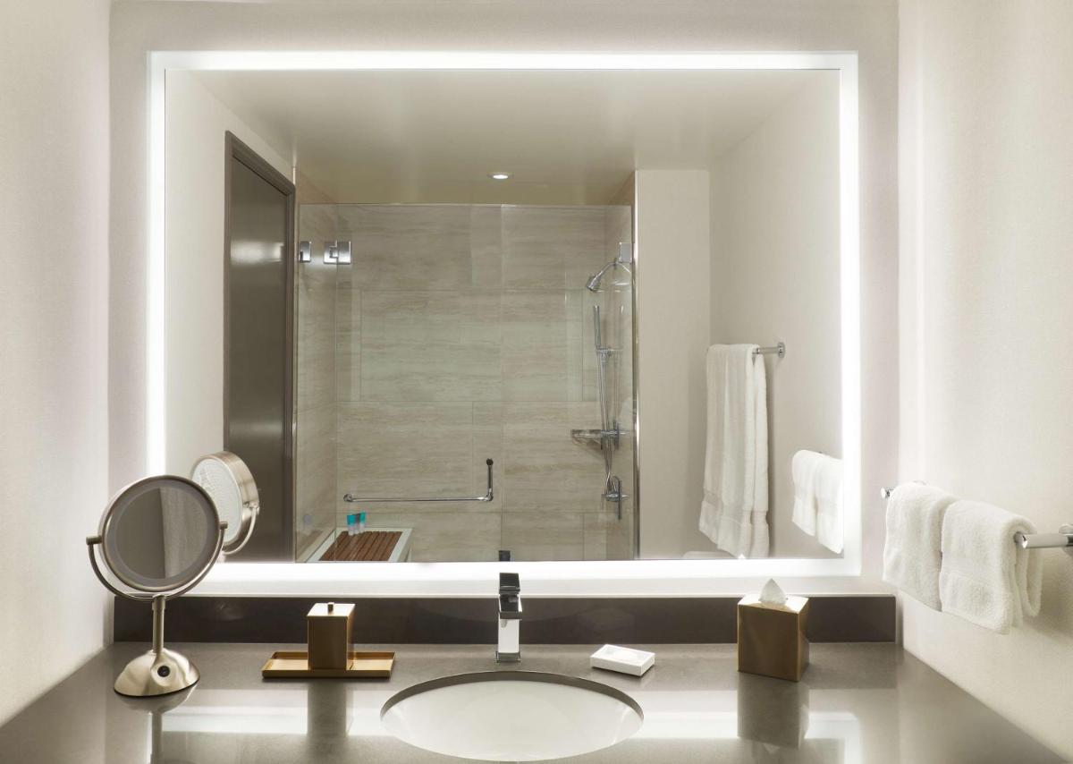 Hyatt Regency Bellevue - Housity