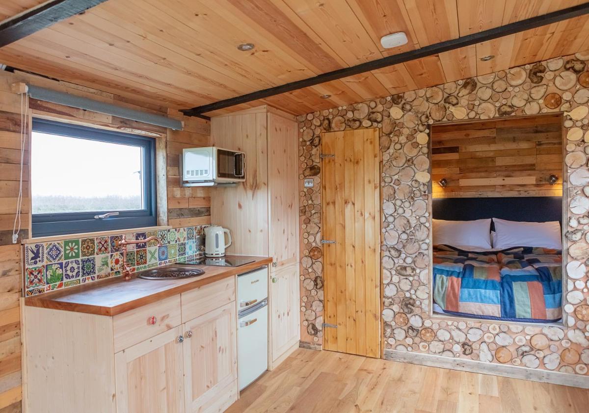 The Little Stable - Housity