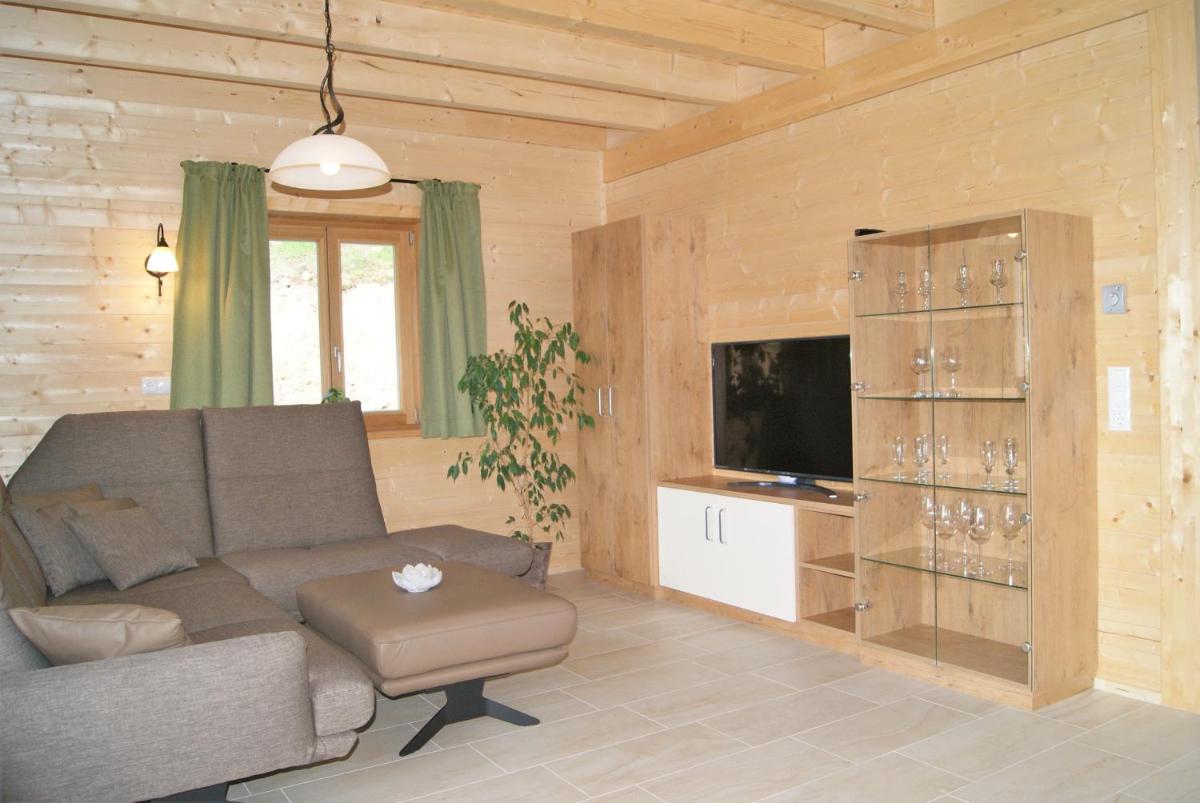 Bergchalet am Waldrand - Pool, Sauna & Kamin - Housity