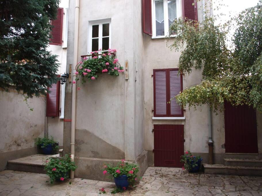Superbe appartement avec parking gratuit sur place - Housity