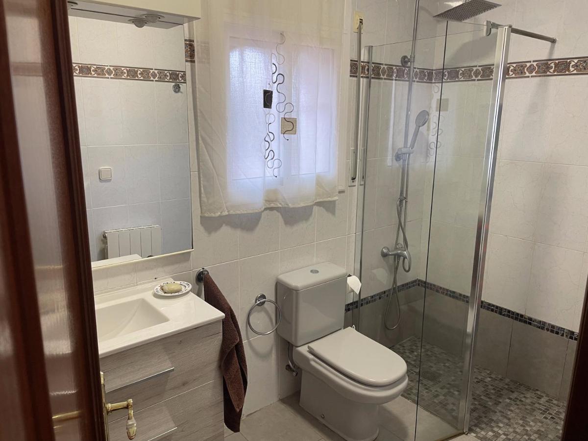 PRECIOSA CASA CON PISCINA AL LADO DE LA PLAYA - Housity
