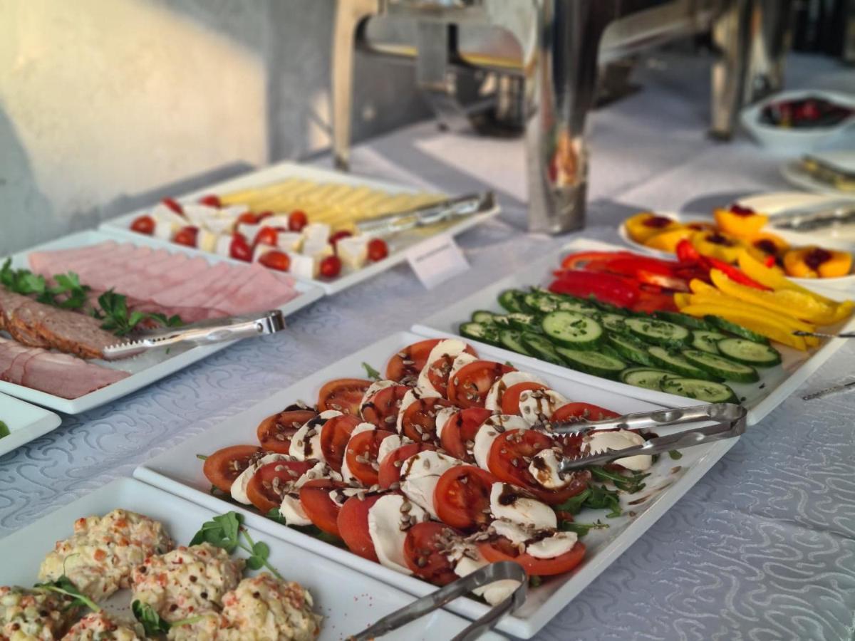 Willa Czarnieckiego - Housity