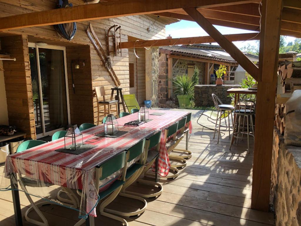 Lama-Gîte-des-Puys chalet écologique à 30km des pistes, visite aux lamas Charge VE - Housity