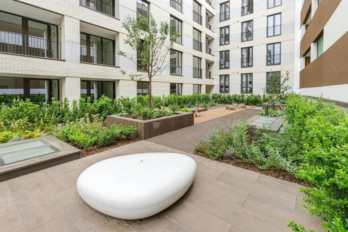 Shoreditch Building - Housity
