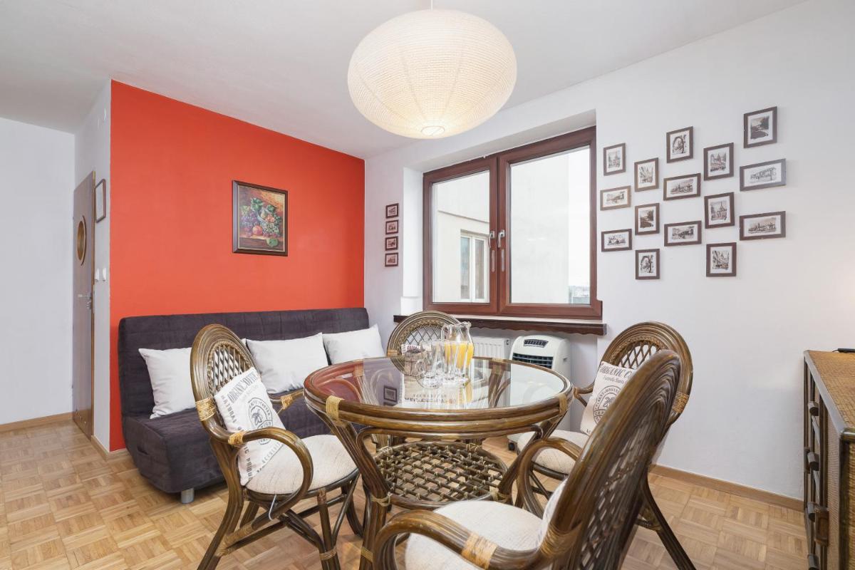 Retro Family Apartment Mały Płaszów by Noclegi Renters - Housity