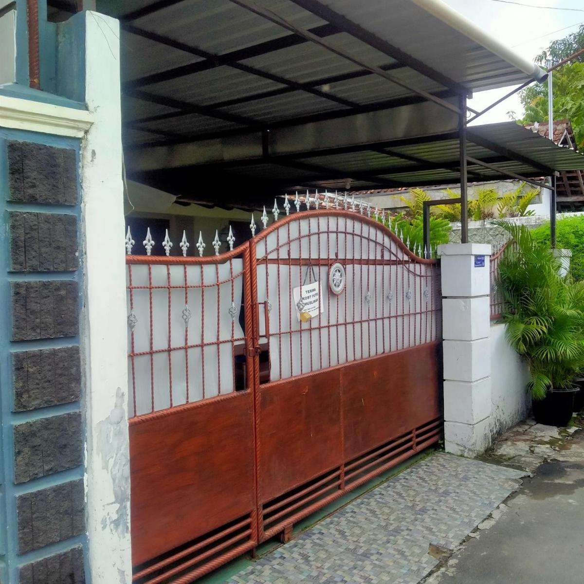 OMAH GLAGAH WARUNGBOTO - Housity