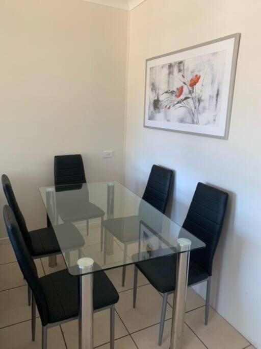 Sunny, 2-bedroom apartment with pool, 200m from Caseys beach - Housity