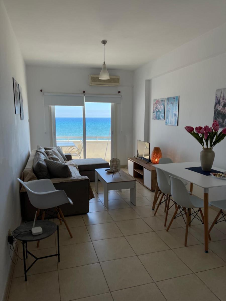 Alex Beach Apartment 31 - Housity