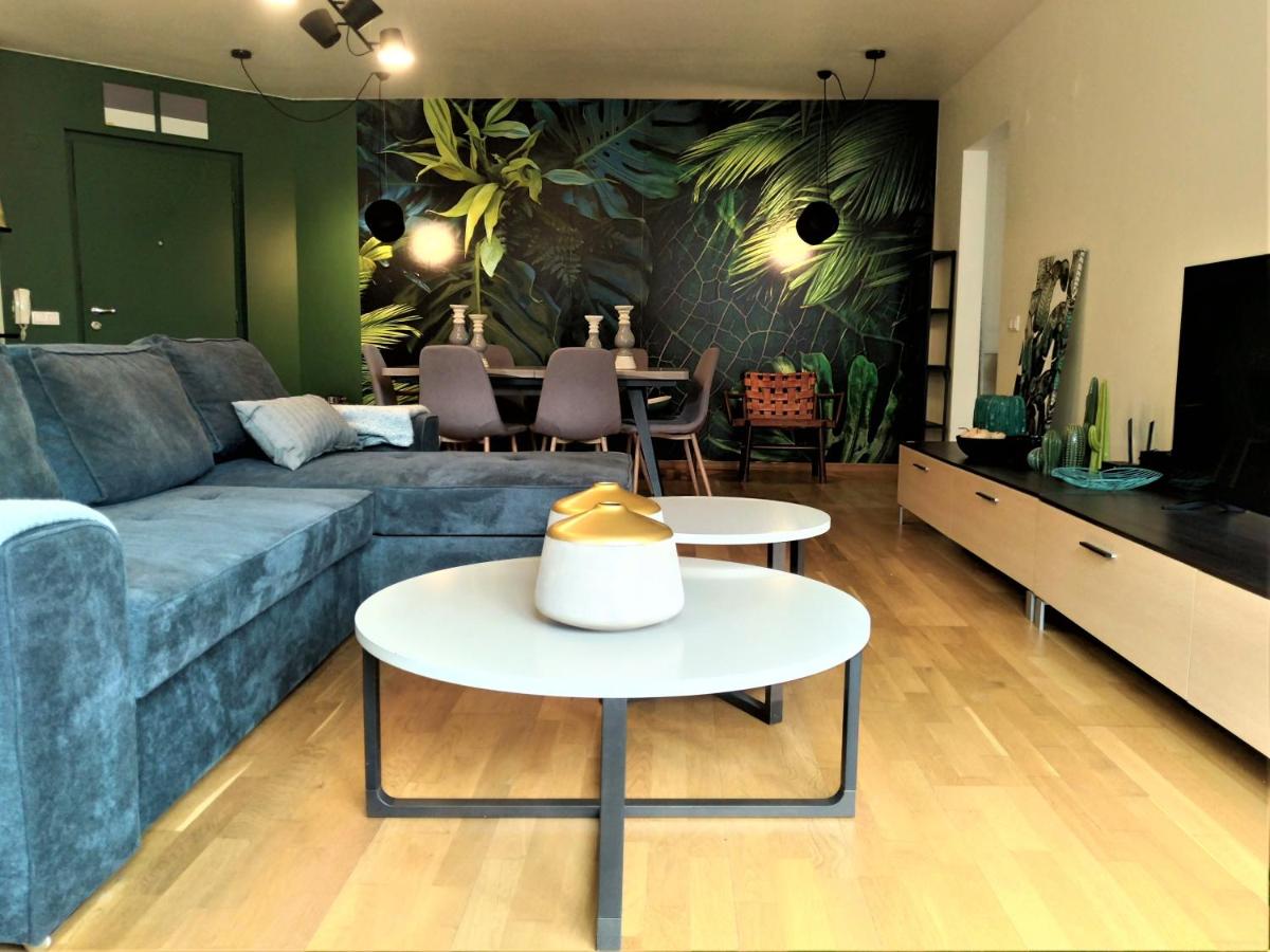 Baratero Club Apartments Underground Parking and eCars station - Housity