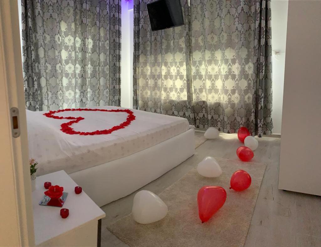 Mihaela Travel Apartaments - Apartament Seaview - Housity