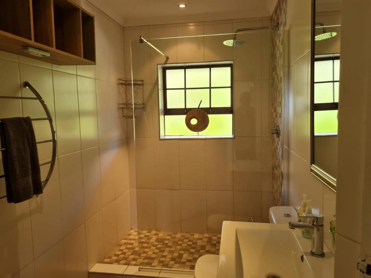 Point Terrace 18 - Housity