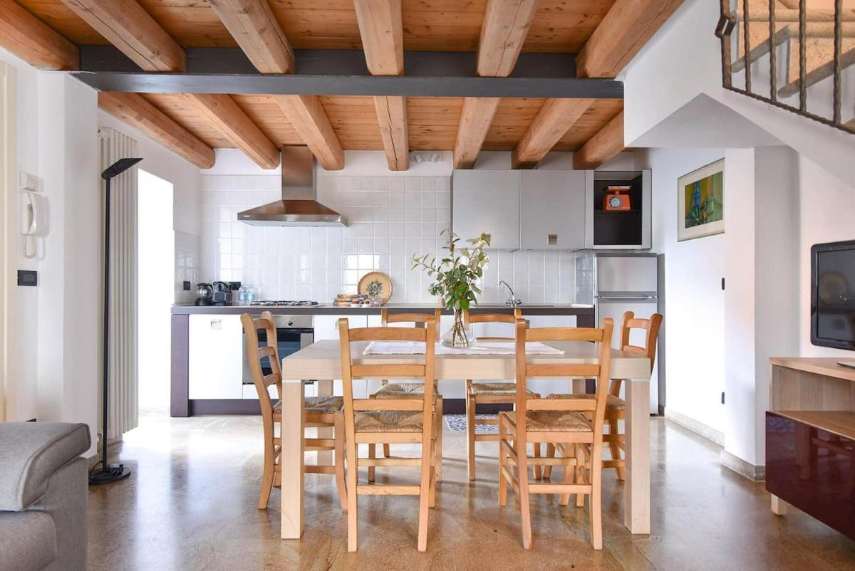 Calaone Wondeful Duplex Apartment con parcheggio x4 - Housity