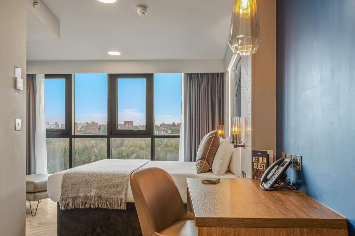 Suitetrails - Roomzzz Newcastle City