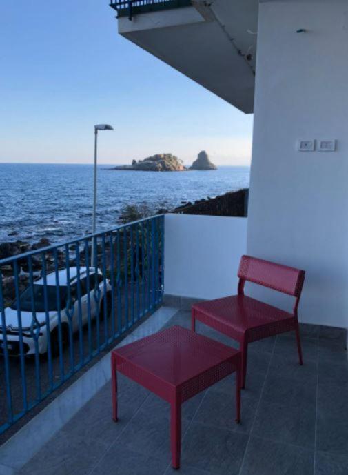 Suitetrails - APPARTAMENTO FRONTE MARE ACi TREZZA