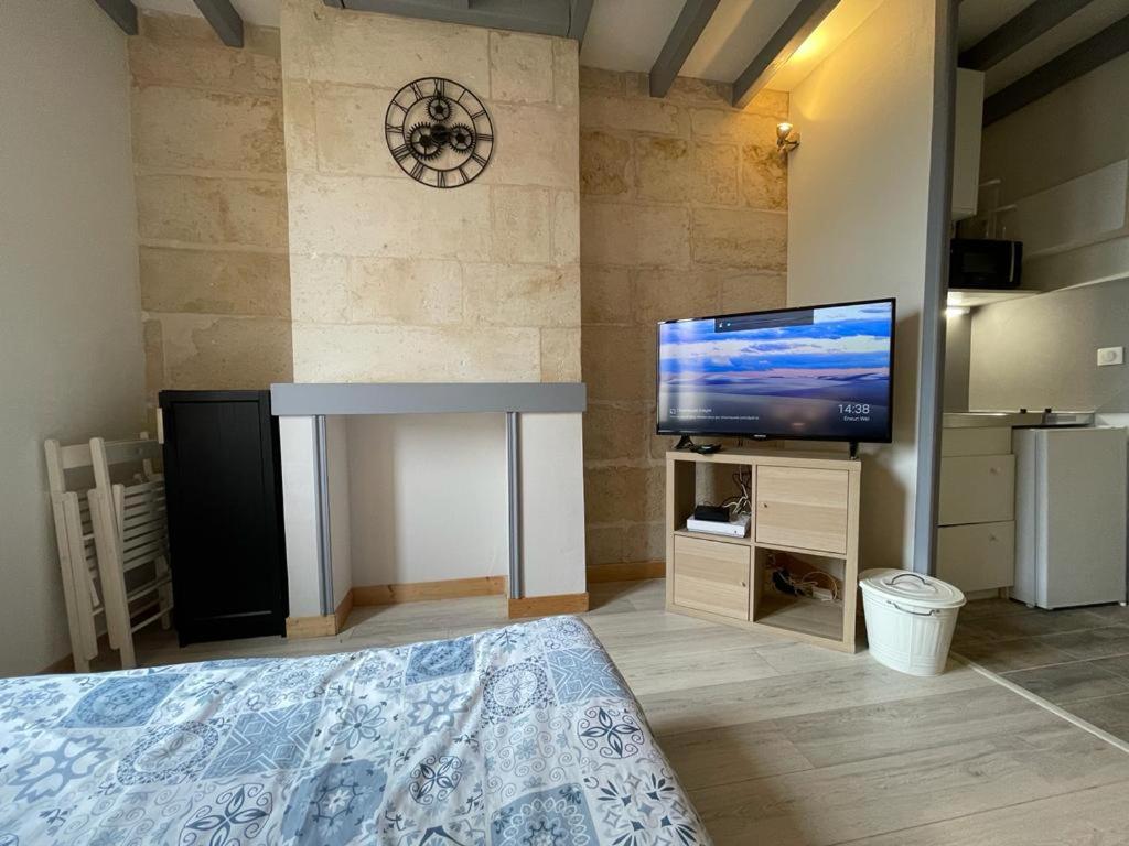 Le cosy- calme, idéale couple, business, longs séjours( WIFI, Netflix, stationnement public gratuit) - Housity