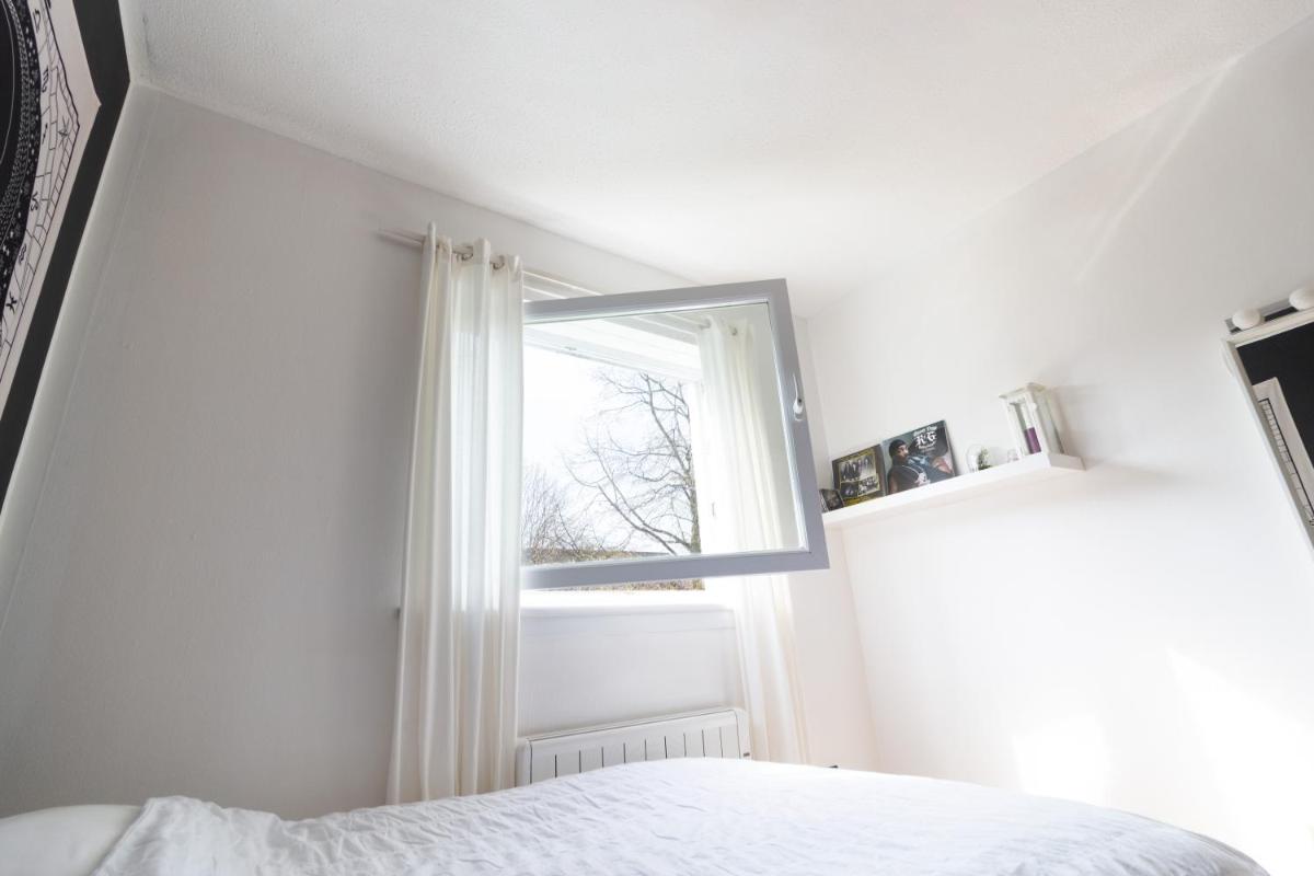 Welcoming, fancy and wide bedroom in Edinburgh - Housity