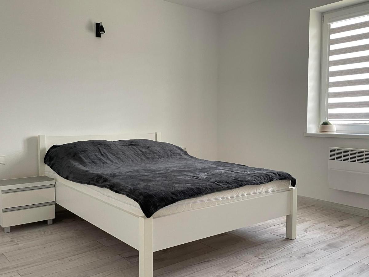 Na Końcu Świata - Housity