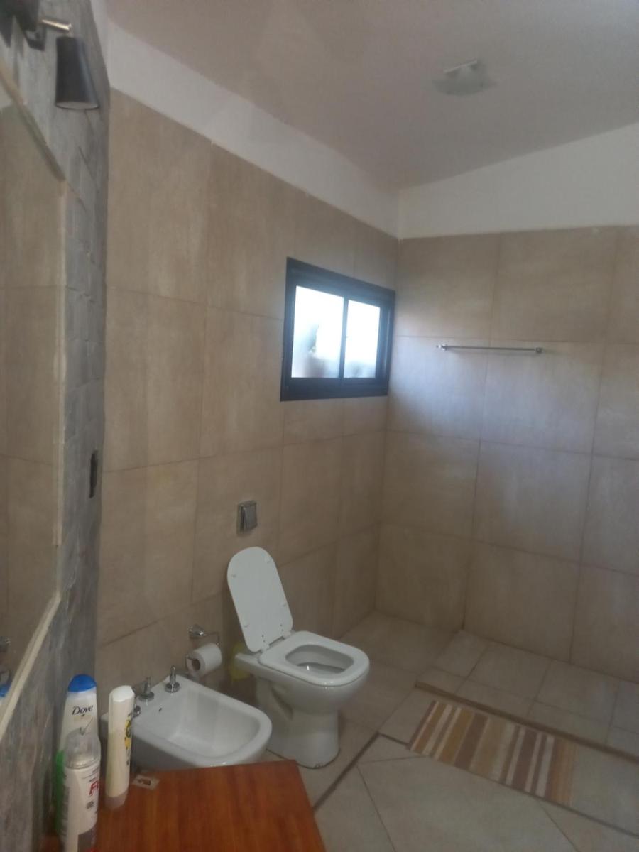 Alojamiento en casa quinta, habitación privada - Housity