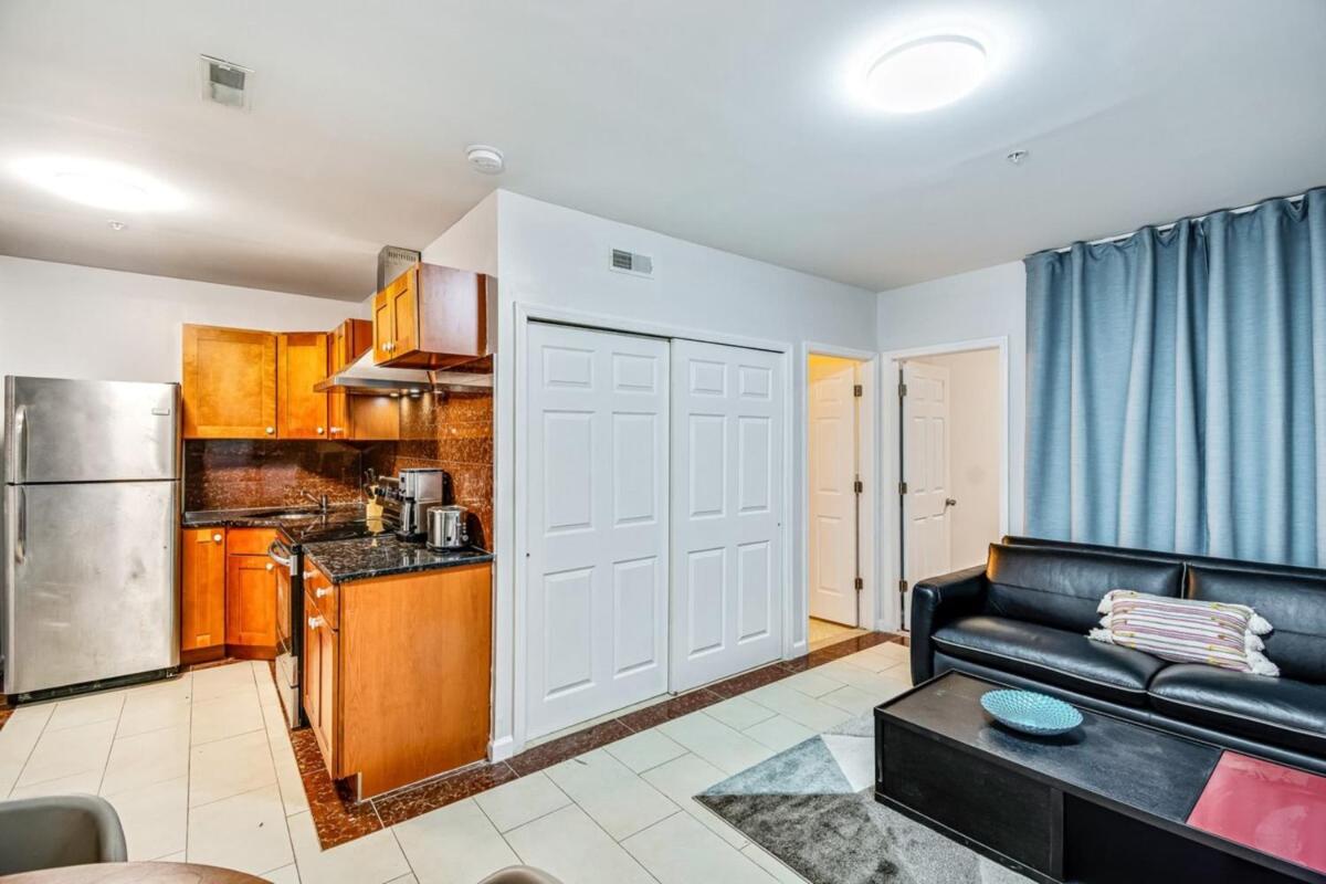 Bee Home in the City - Housity
