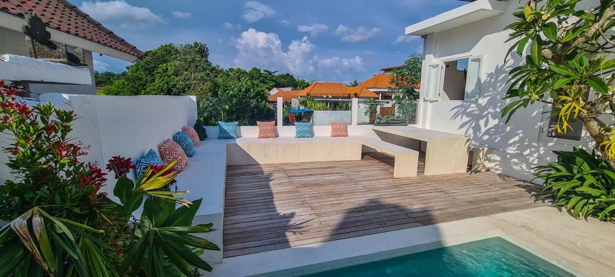Villa Blue Skies Too - Housity