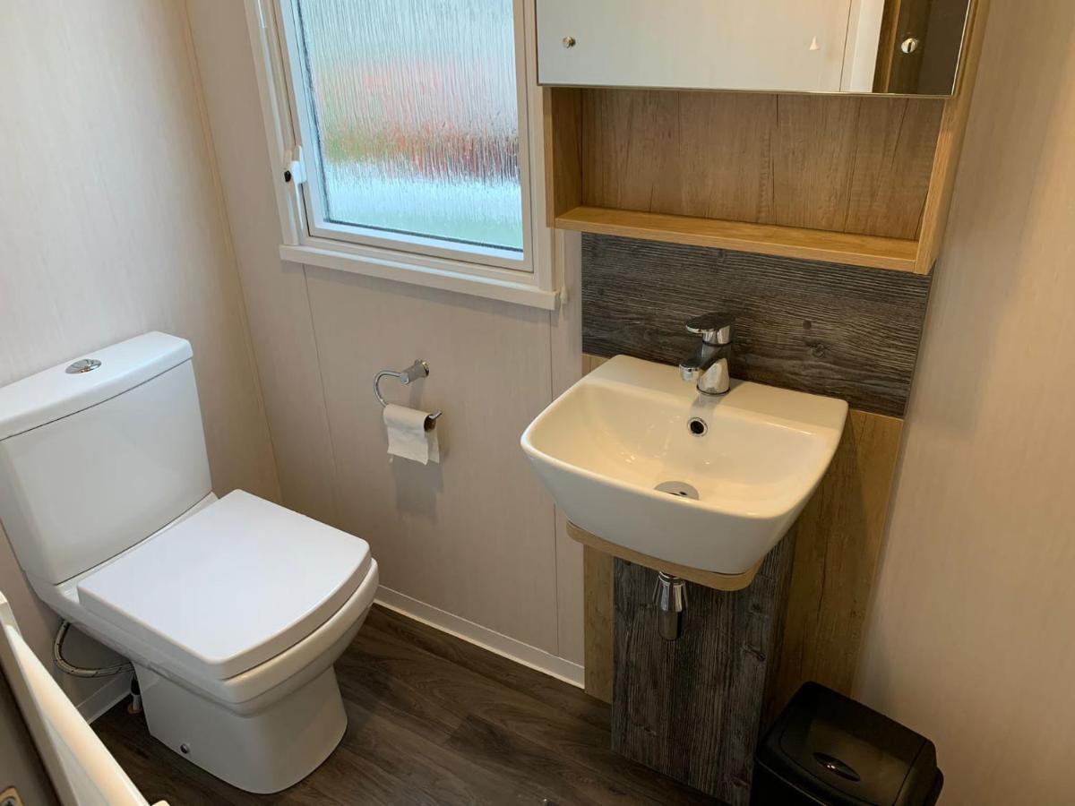 Blue Haven Marton Mere caravan - Housity