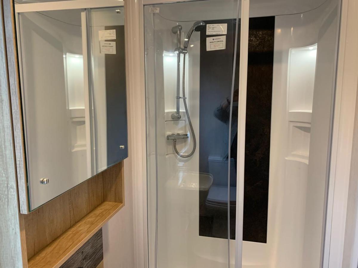 Blue Haven Marton Mere caravan - Housity