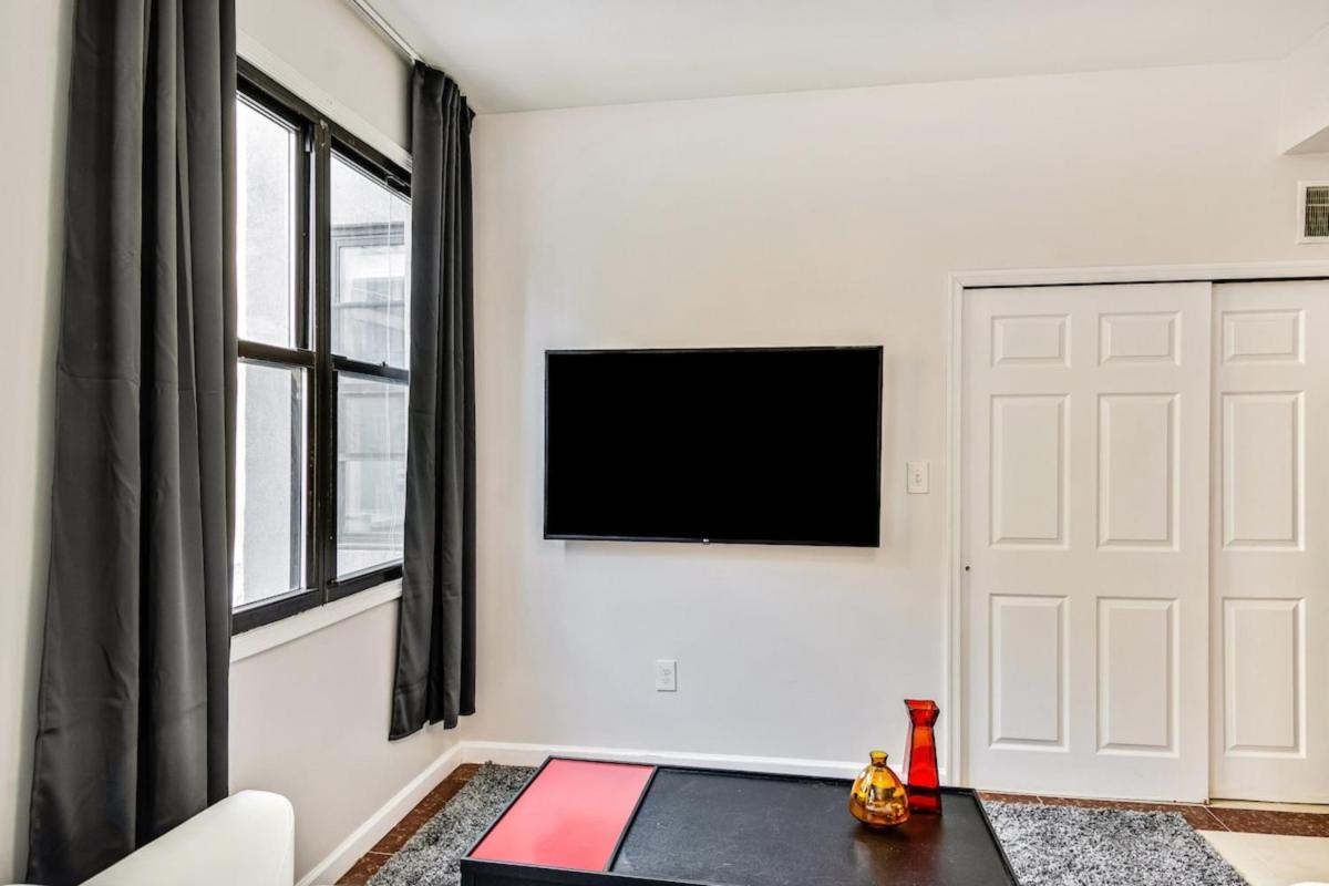 Be My Guest Gorgeous 2BD next to Reading Terminal - Housity