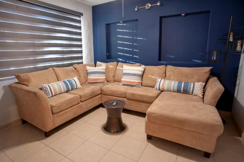 Clean&Equipped, 1-Floor 3-Bedroom Downtown House - Housity
