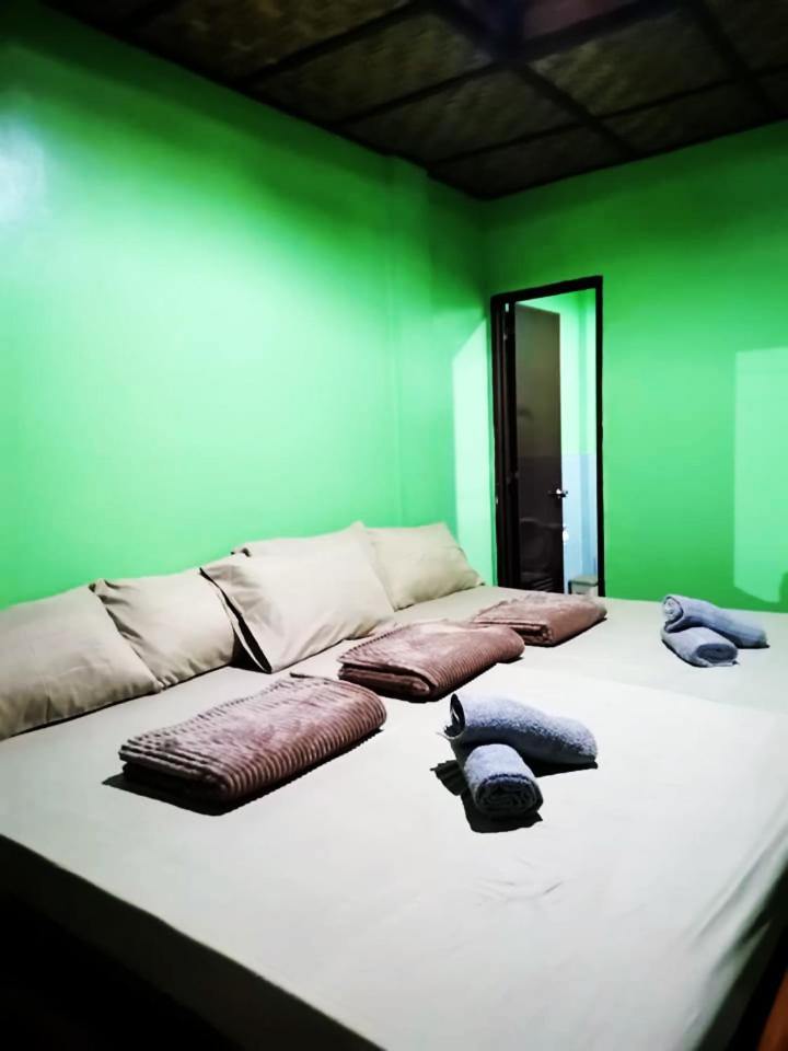 In-N-Out Hostel - Housity