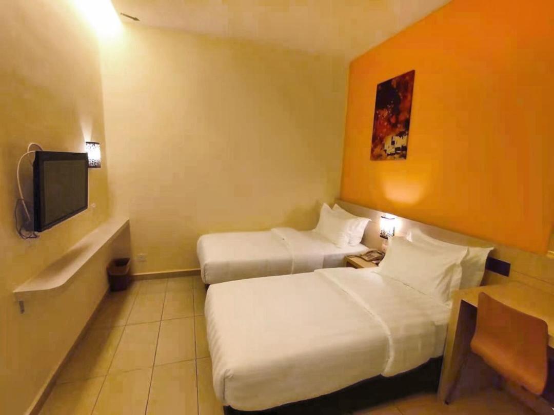 KLUANG RIVERVIEW HOTEL - Housity