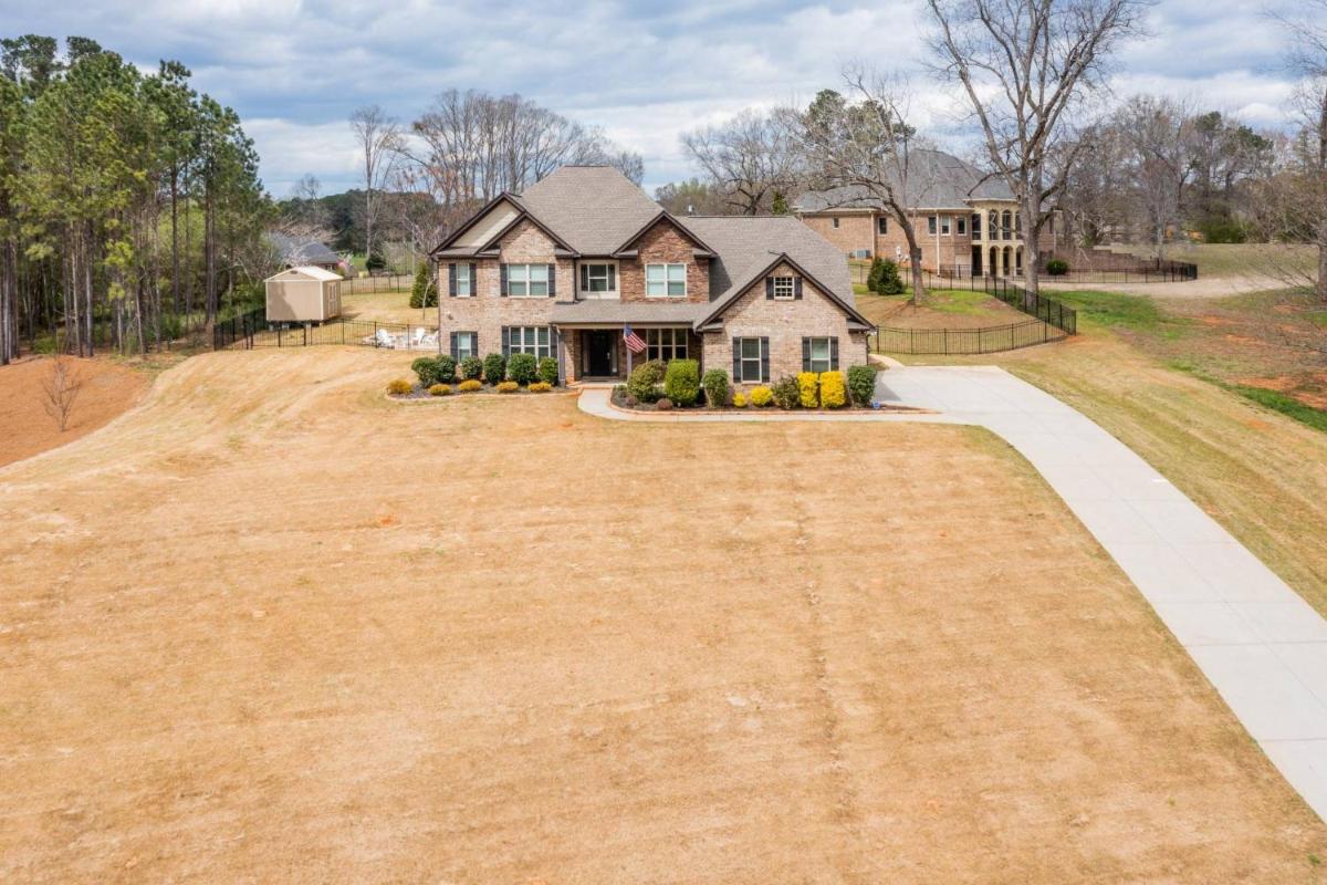 Peaceful Luxury - Housity