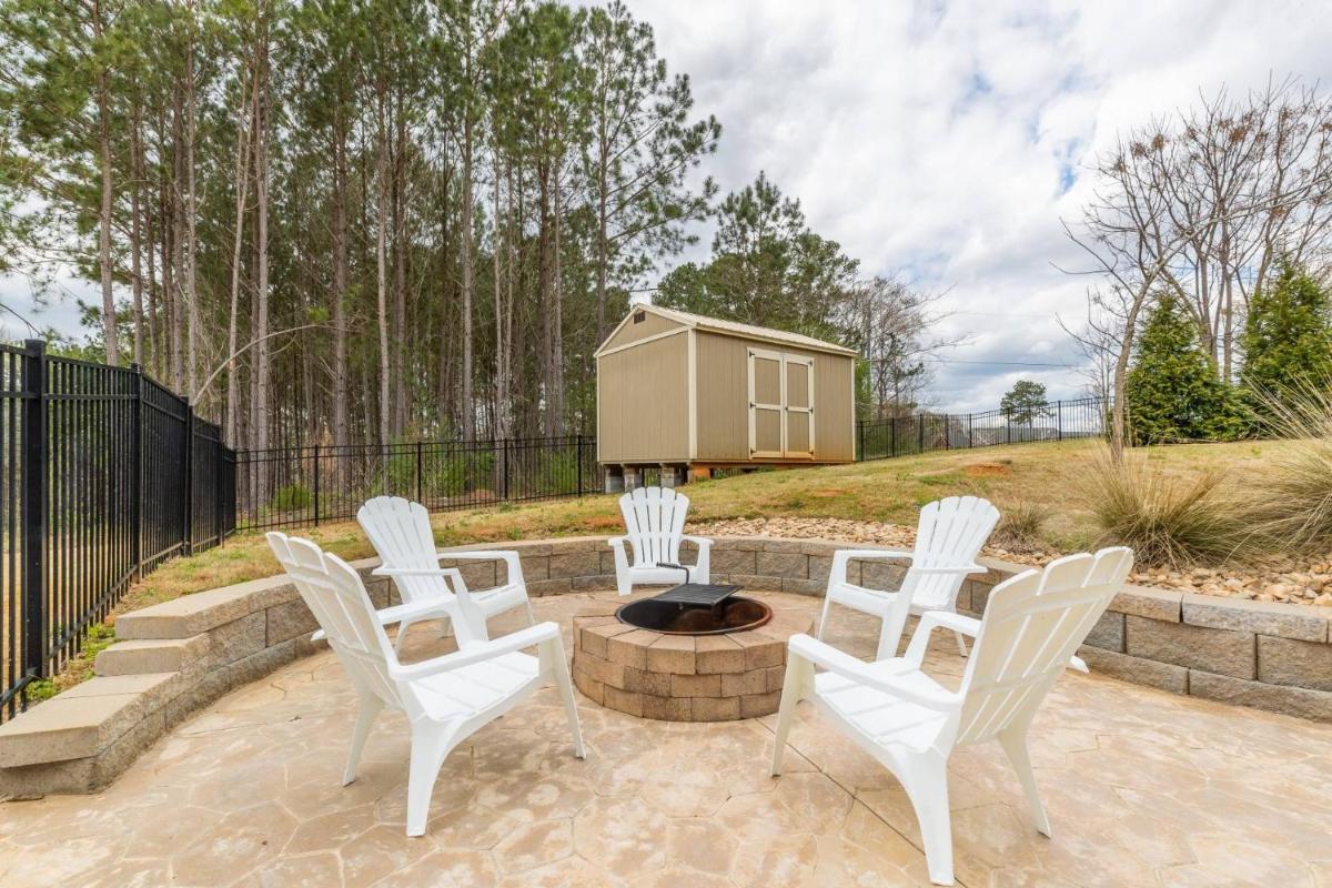 Peaceful Luxury - Housity
