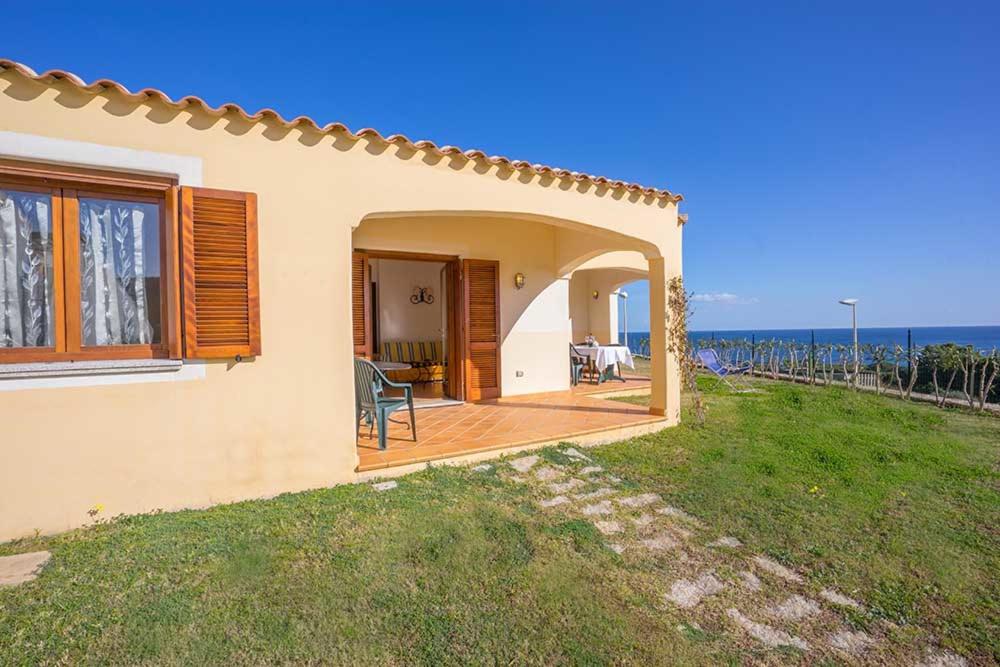 residence baia sant anna con piscina - Housity