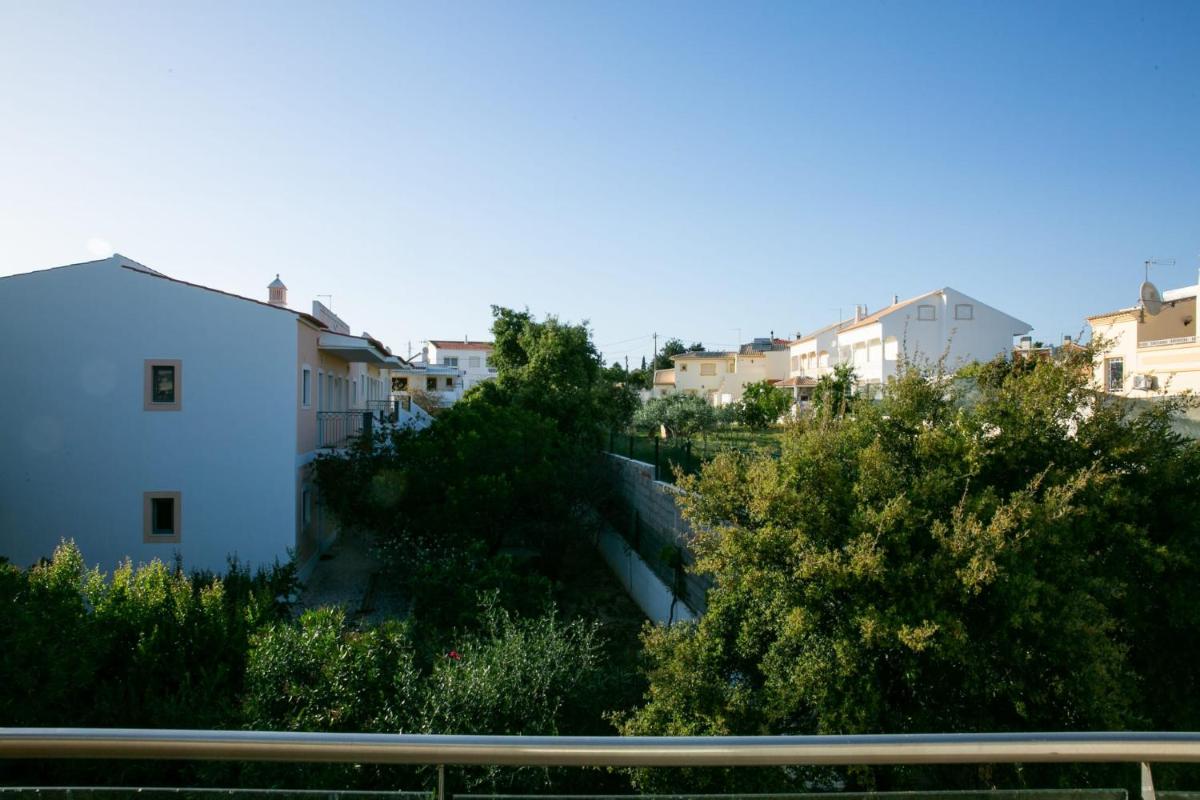 Joana's Albufeira House - Housity