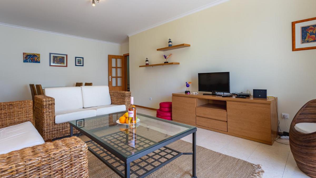 Bright & Lovesome Apartment W/ Balcony in Portimão by LovelyStay - Hizvo