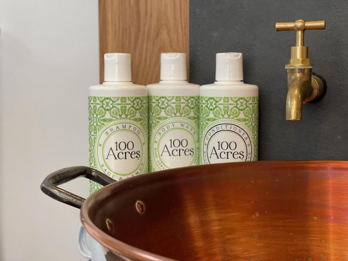 The Bibury - Westwell Downs Shepherd Huts - Housity