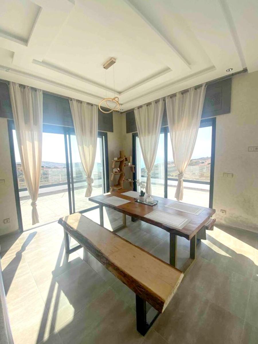 Spacious house near Asilah with shared pool - Housity