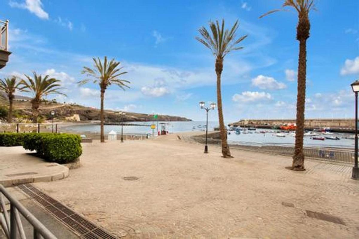 Beautiful 1-Bed Apartment in playa San Juan - Housity