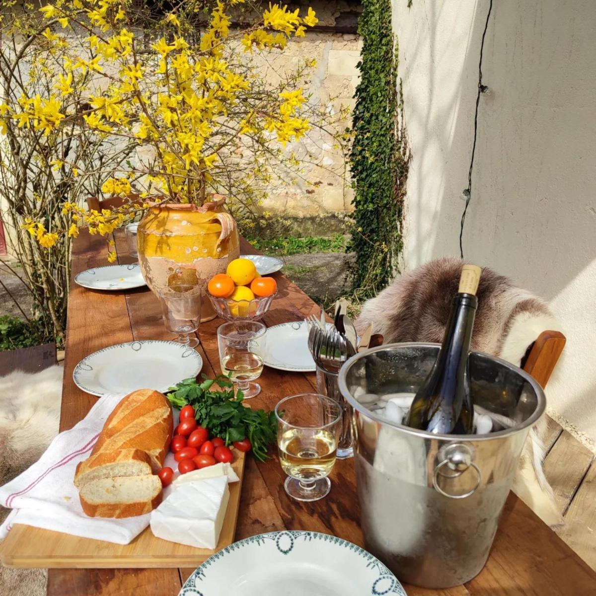 French countryside 2-Bed House - Housity