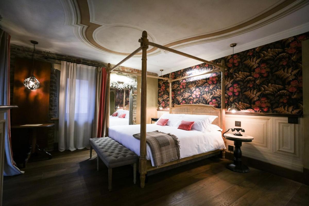 La Piazzetta degli Artisti - Boutique B&B - Housity